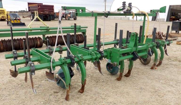 E-115 3-Point Toolbar Injection Implement