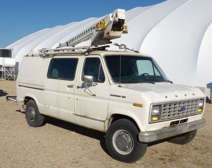 E-296 1990 Ford F350 Econoline Van