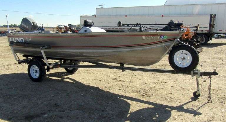 E-659 1992 Lund 16' Boat