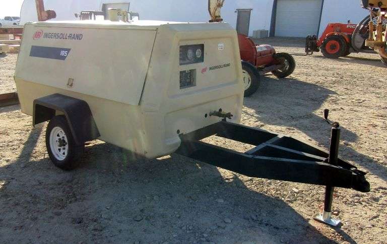 E-1236 Ingersoll Rand 185 Towable Compressor