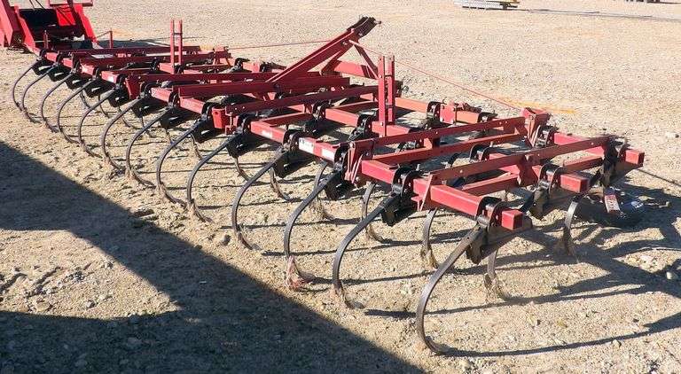 E-106 Case 4500 Vibra Shank 3-Point