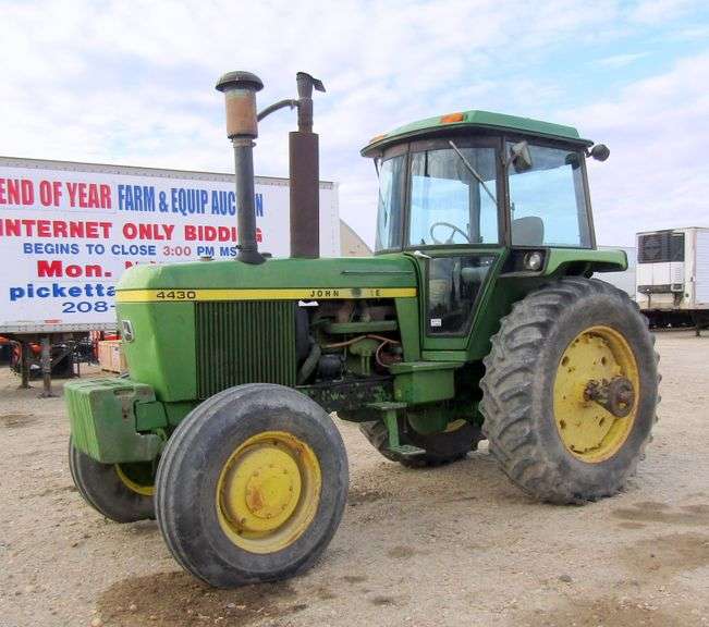 E-679 1976 John Deere 4430 Tractor