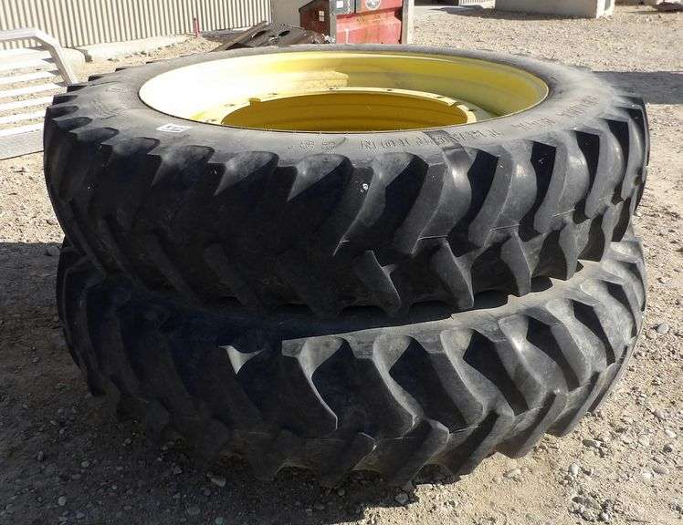 E-672 Tractor Tires & Wheels