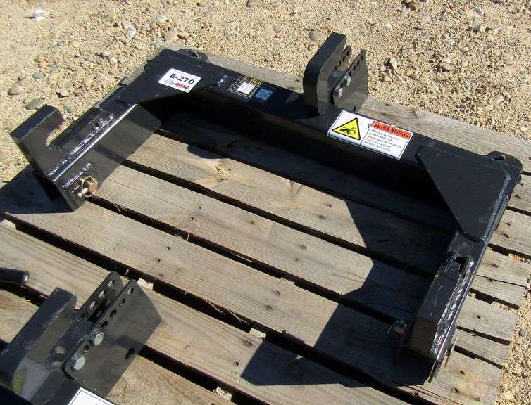 E-270 3-Point Quick Hitch
