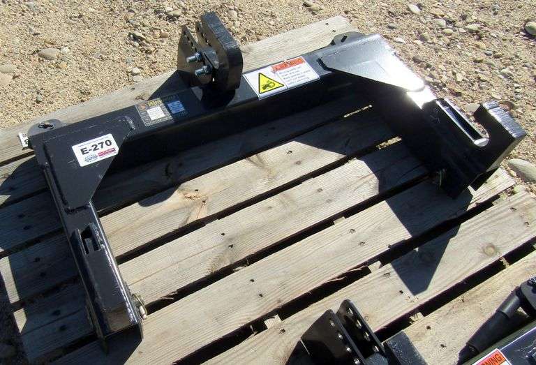 E-270 3-Point Quick Hitch