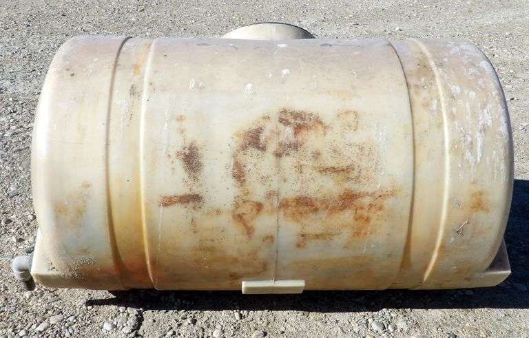 E-1044 Plastic Tank