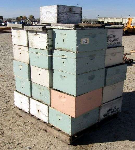 E-1010 Bee Boxes