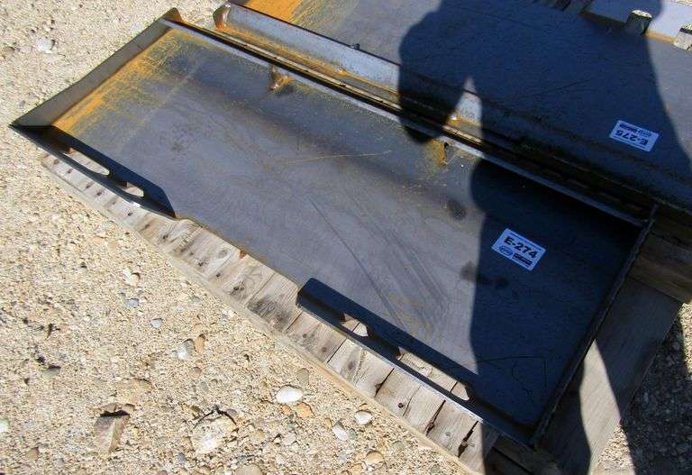 E-274  Skid Steer Quick Attach Plate