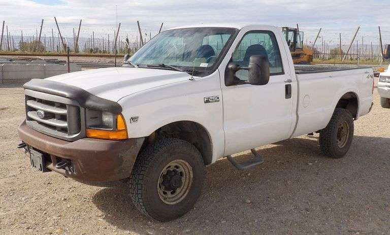 E-736  2001 Ford F-250 Pickup