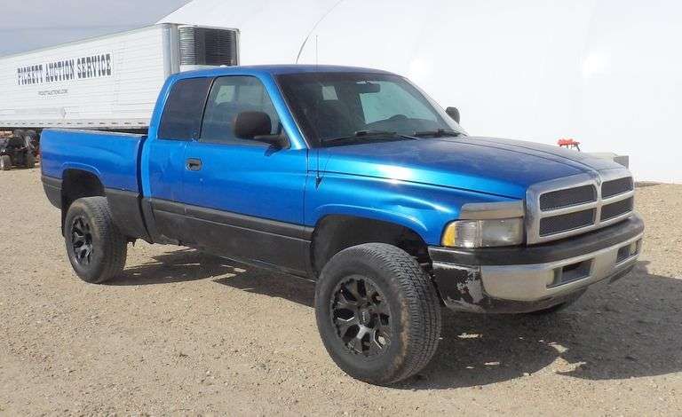 E-958  2001 Dodge Ram 1500 Pickup