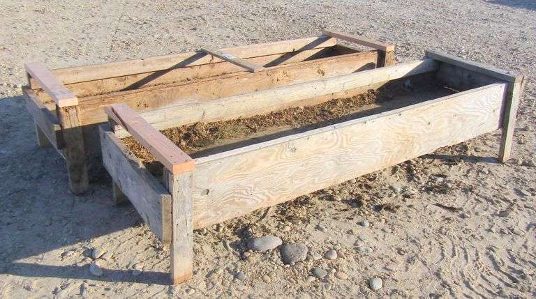 E-1230 Wood Feed Bunks (2)