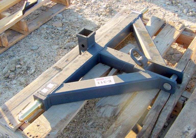 E-311  3-Point Receiver Hitch
