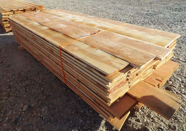 E-915 Douglas Fir Rough Cut Lumber 1x10