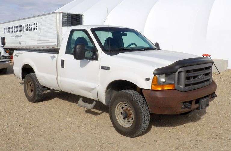 E-736  2001 Ford F-250 Pickup