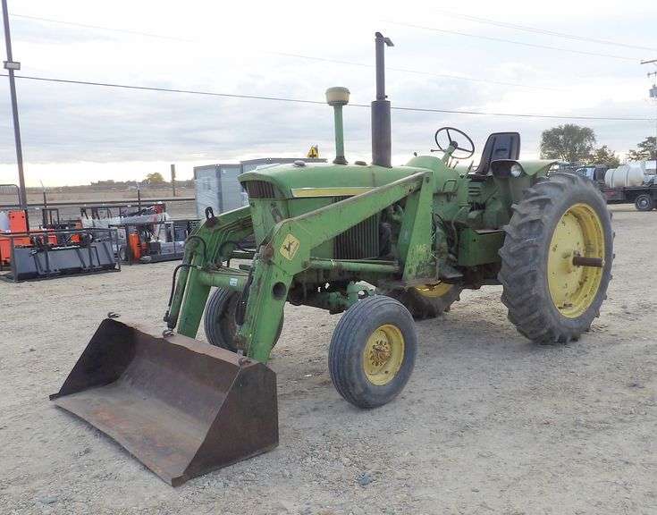 E-1124 1961 John Deere 3010 Tractor W/Loader