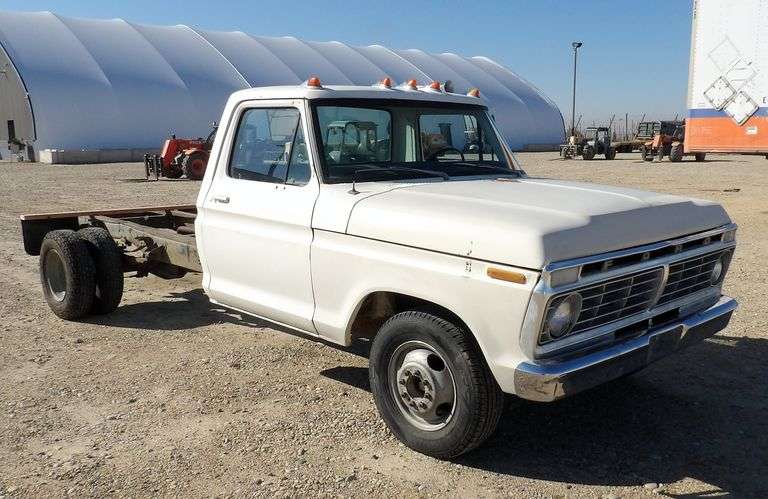 E-298 1974 Ford F350 Cab & Chassis