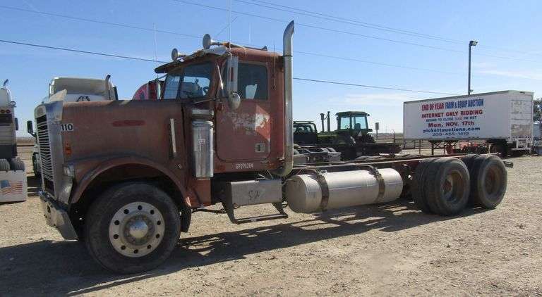 E-1188 1986 Freightliner Truck