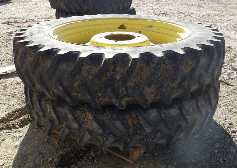 E-673 Tractor Tires & Wheels