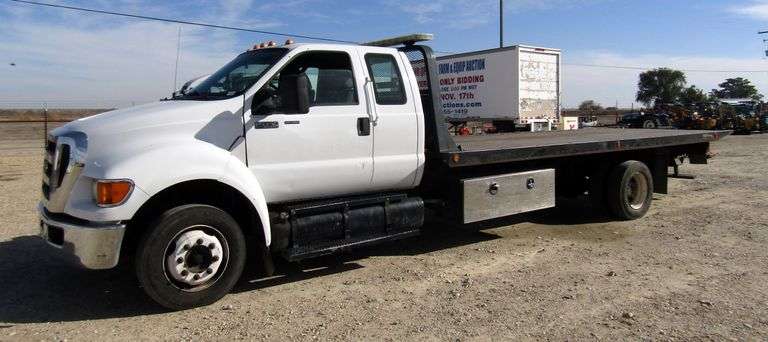 E-908  2008 Ford F-650 Roll Back Truck