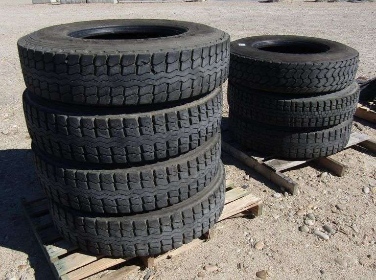 E-393 Semi Tires (7)