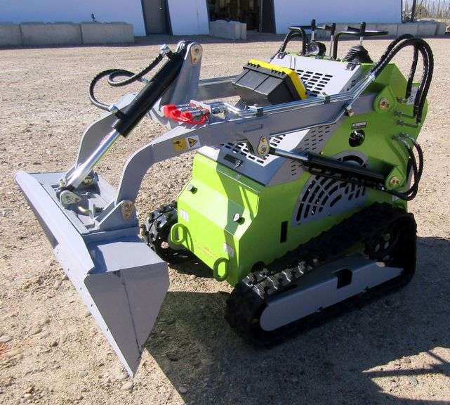 E-231 Land Hero Mini Skid Steer