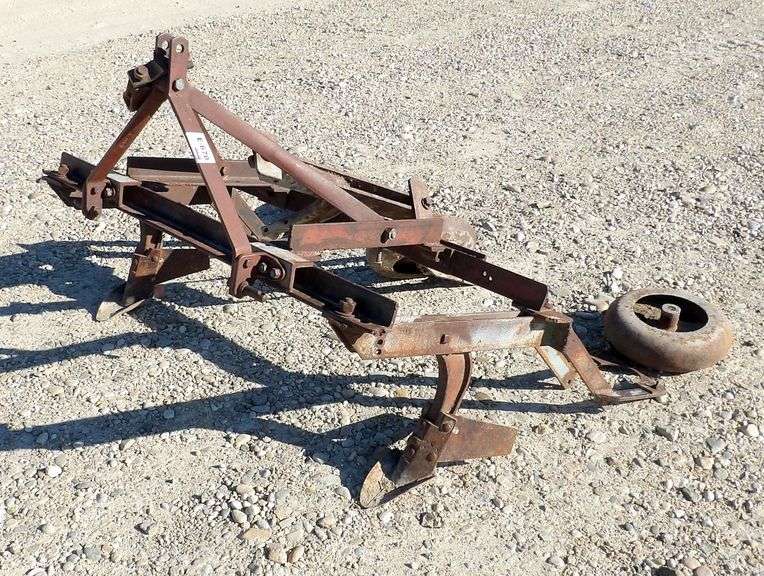 E-670 3-Point Corrugator