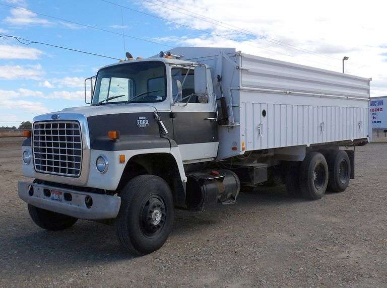 E-131 1986 Ford 8000 Commodity Truck