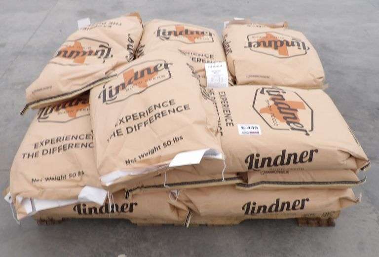 E-449 Linder Pig Show Feed