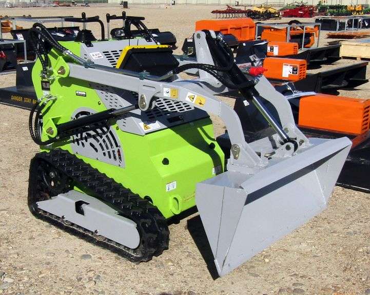 E-231 Land Hero Mini Skid Steer