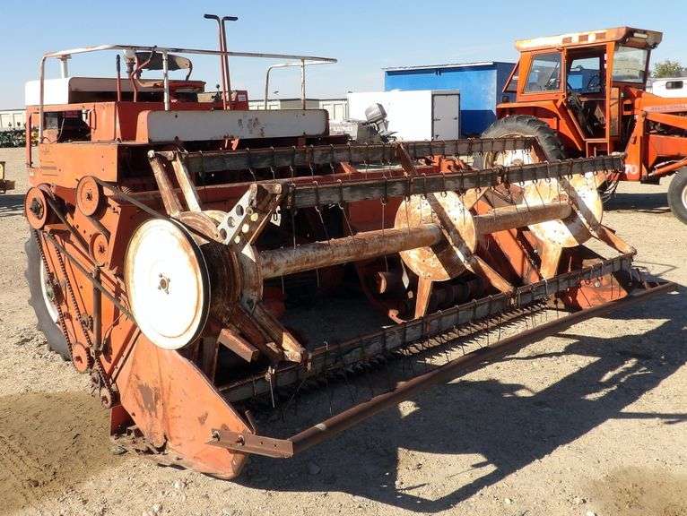 E-902 International 275 Swather