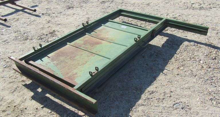 E-817 Powder River Alley Gate