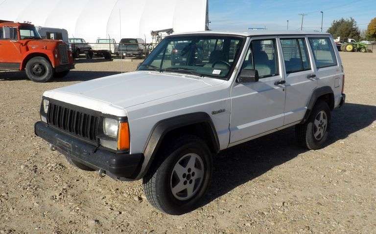 E-1129 1995 Jeep Cherokee