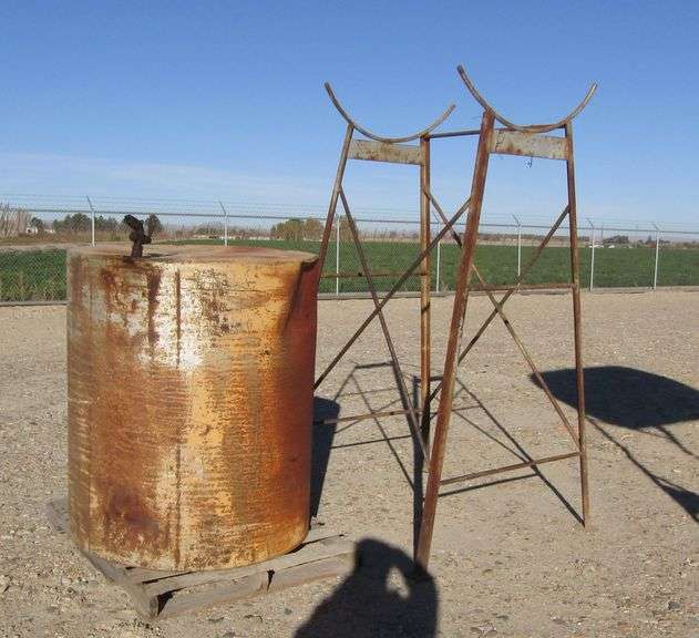 E-820 Fuel Tank & Stand