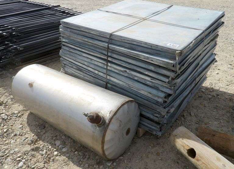 E-812 Fuel Tank & Seed Box Lids