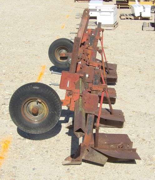 E-579 3-Point 5 Row Corrugator