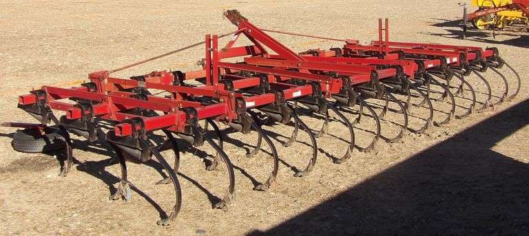 E-106 Case 4500 Vibra Shank 3-Point