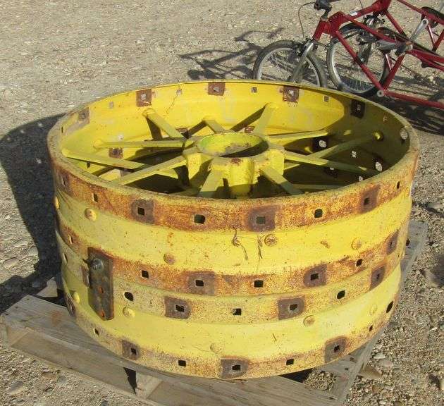 E-682 Tractor Wheels