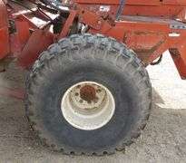 E-426 Heston 8400 Swather