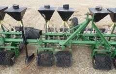 E-113 3-Point Onion Planter