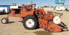 E-902 International 275 Swather