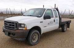 E-173 2004 Ford F-250 Extended Cab Flatbed Pickup