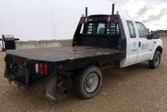 E-173 2004 Ford F-250 Extended Cab Flatbed Pickup