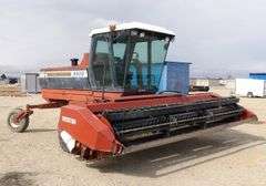 E-426 Heston 8400 Swather