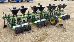 E-113 3-Point Onion Planter