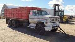 E-1061 1981 Chevy Dump Truck