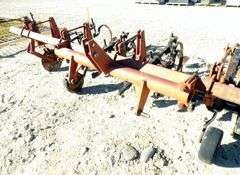 E-1093  International 3-Point Cultivator