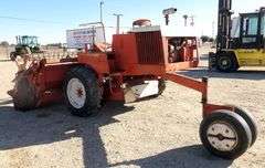 E-902 International 275 Swather