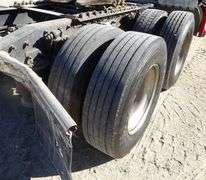 E-707 2010 Freightliner Cascadia Truck Tractor