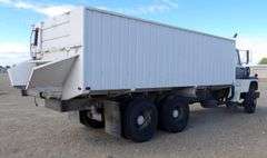 E-131 1986 Ford 8000 Commodity Truck