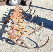 E-1037  3-Point Chisel Plow